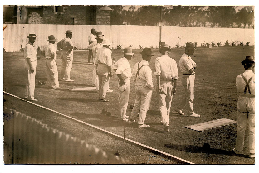 Hanlon Mens Bowls brewery in background_edited_edited.jpg